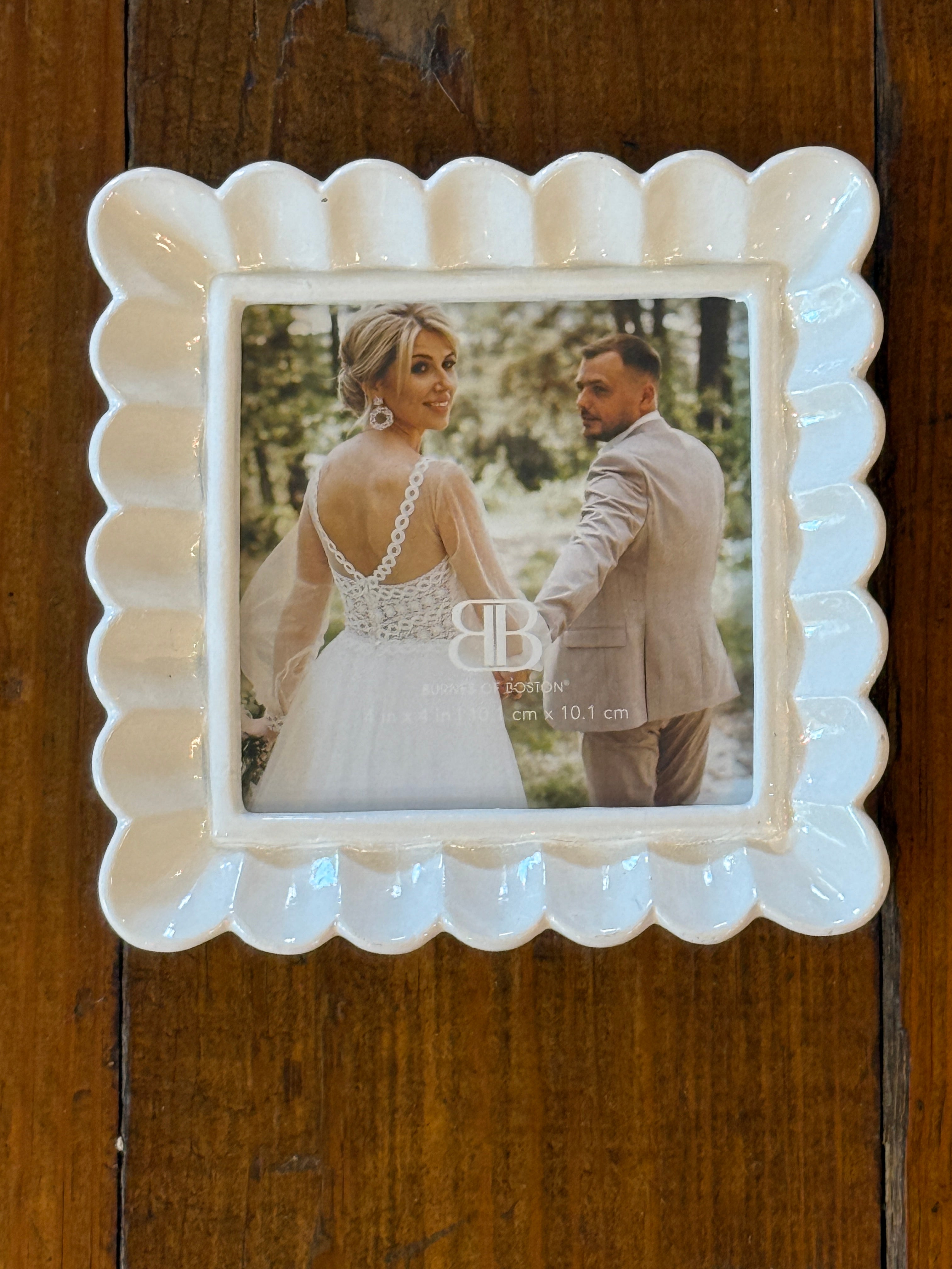 Scalloped Ceramic 4x4 Picture Frame