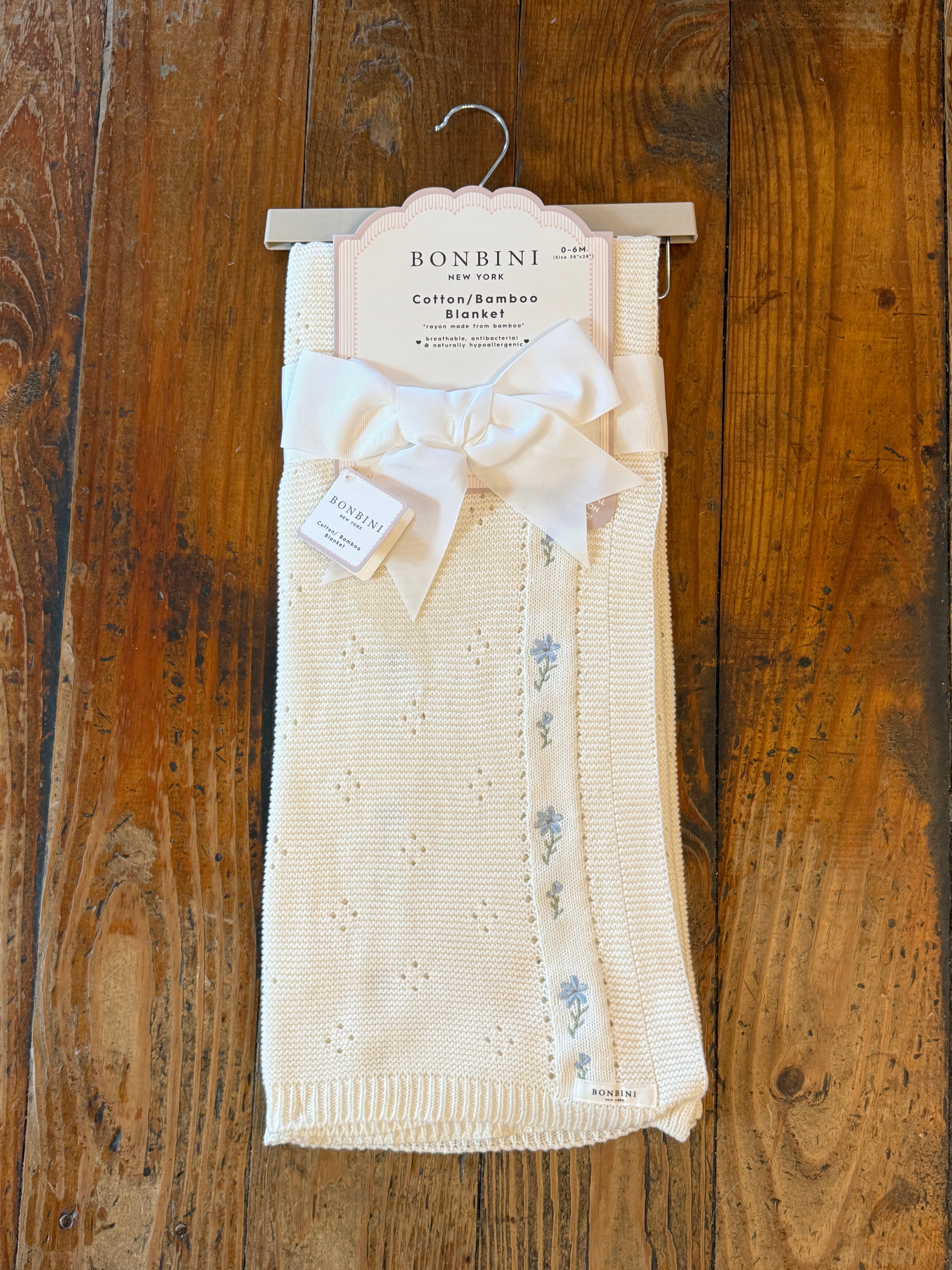Bonbini New York Cotton/Bamboo Baby Blanket – 0-6 Months White & Blue Flowers